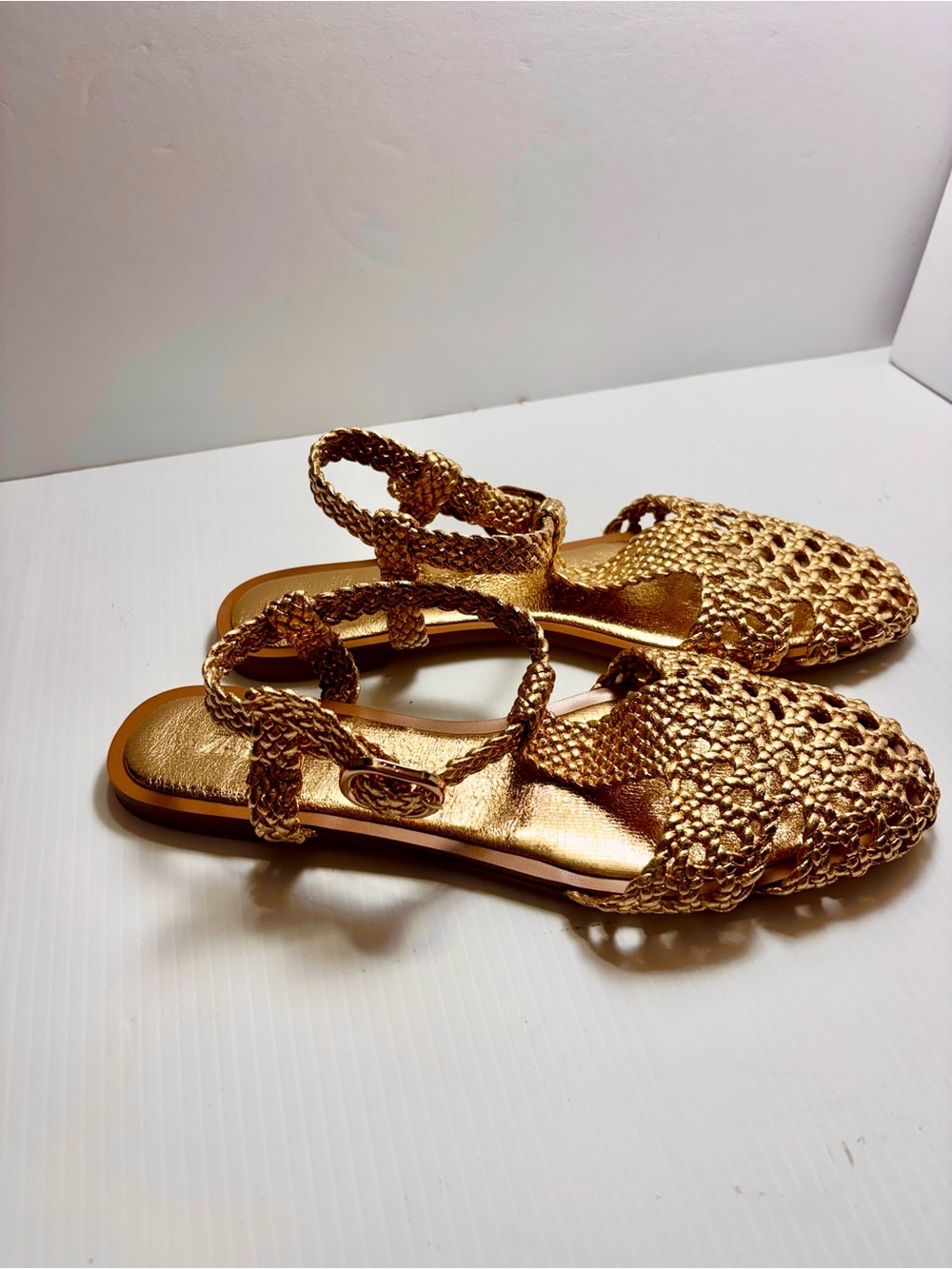 ZARA CUTE GOLD SHOES. - Picture 2 of 8
